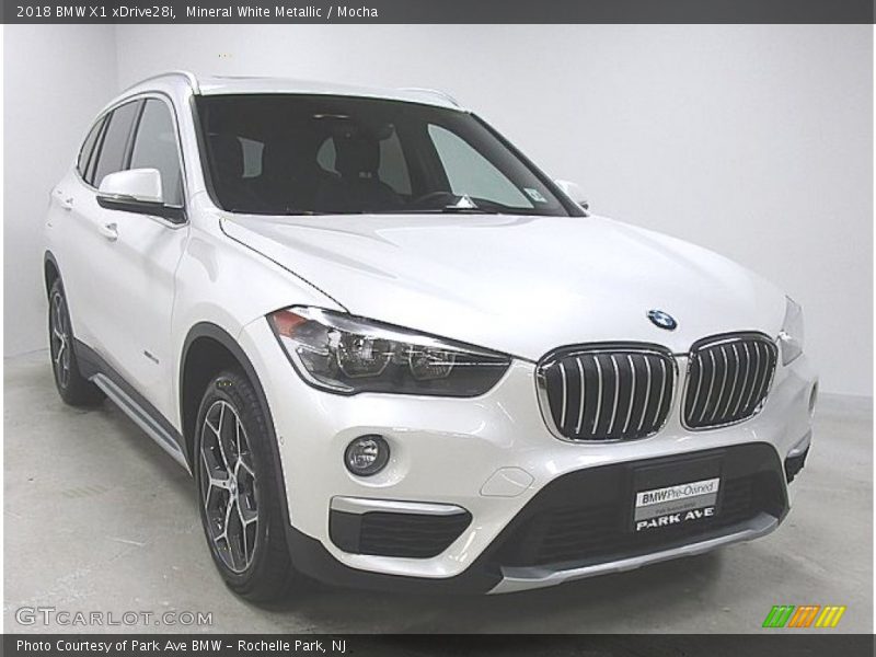 Mineral White Metallic / Mocha 2018 BMW X1 xDrive28i