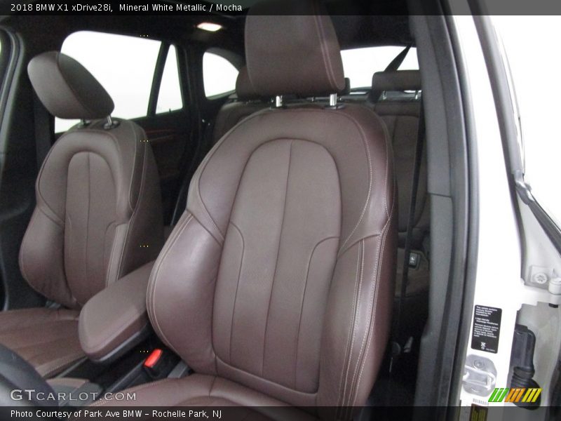 Mineral White Metallic / Mocha 2018 BMW X1 xDrive28i