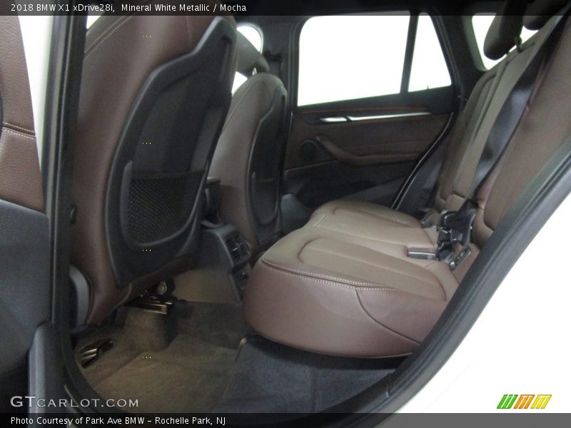Mineral White Metallic / Mocha 2018 BMW X1 xDrive28i