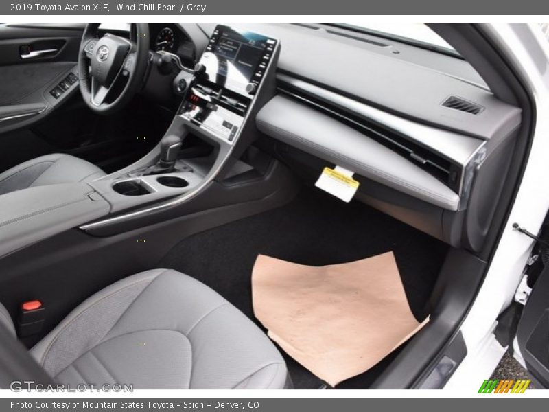 Wind Chill Pearl / Gray 2019 Toyota Avalon XLE