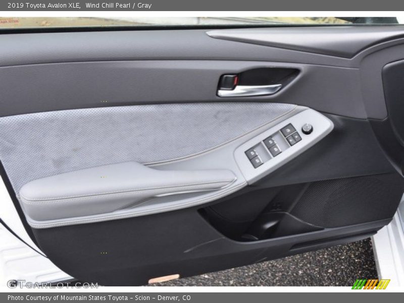 Wind Chill Pearl / Gray 2019 Toyota Avalon XLE