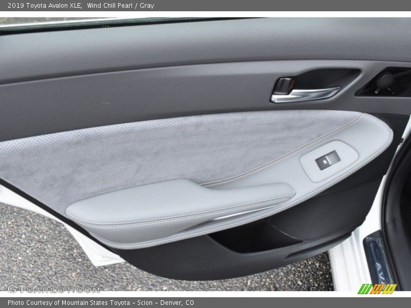 Wind Chill Pearl / Gray 2019 Toyota Avalon XLE