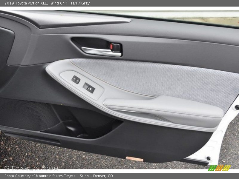 Wind Chill Pearl / Gray 2019 Toyota Avalon XLE