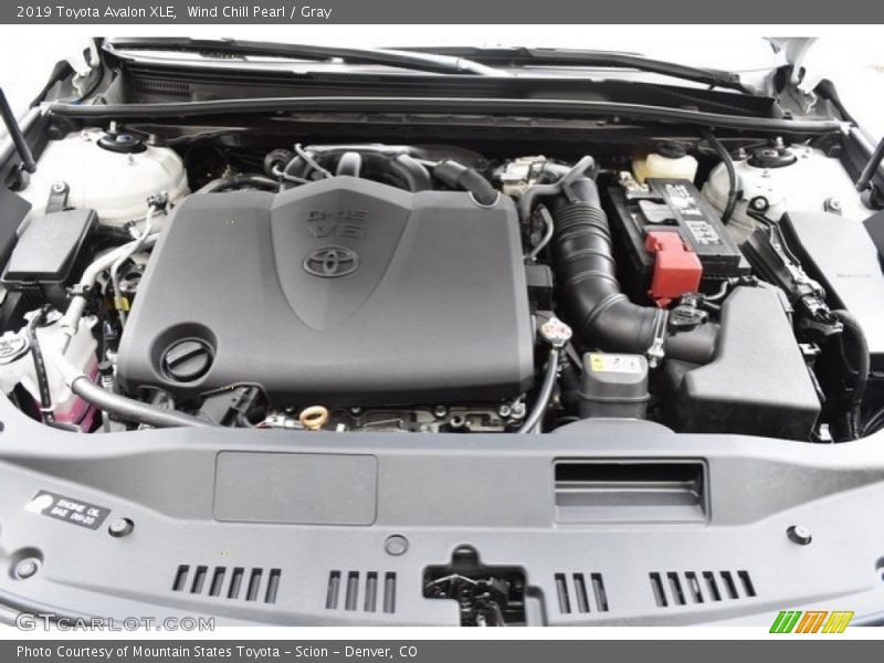 Wind Chill Pearl / Gray 2019 Toyota Avalon XLE