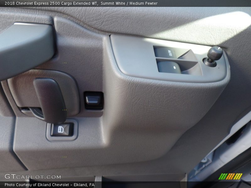 Summit White / Medium Pewter 2018 Chevrolet Express 2500 Cargo Extended WT