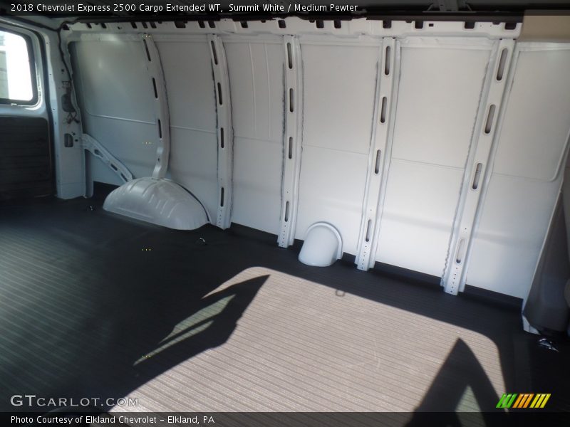 Summit White / Medium Pewter 2018 Chevrolet Express 2500 Cargo Extended WT
