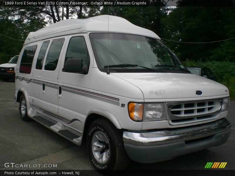Oxford White / Medium Graphite 1999 Ford E Series Van E150 Custom Passenger