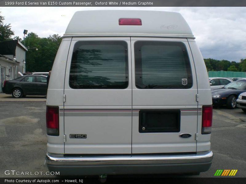 Oxford White / Medium Graphite 1999 Ford E Series Van E150 Custom Passenger
