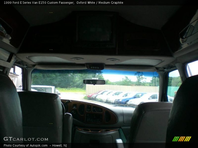 Oxford White / Medium Graphite 1999 Ford E Series Van E150 Custom Passenger