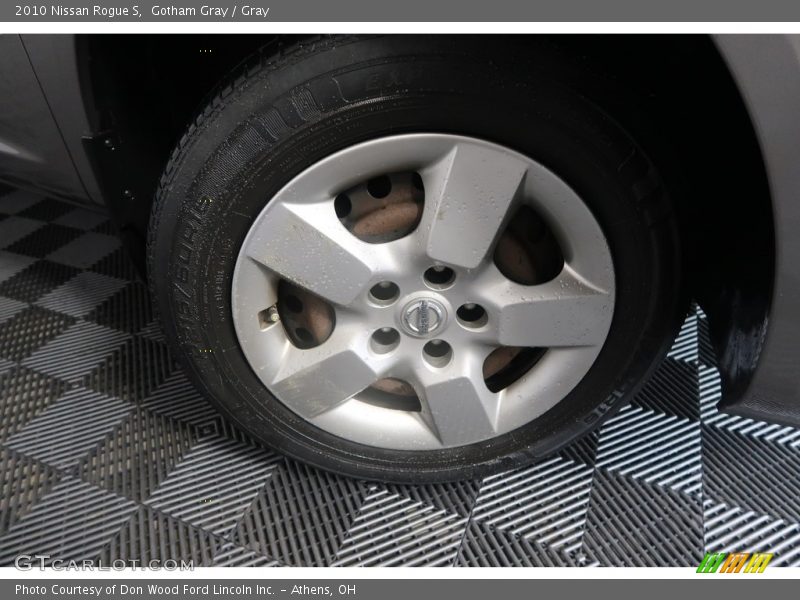 Gotham Gray / Gray 2010 Nissan Rogue S