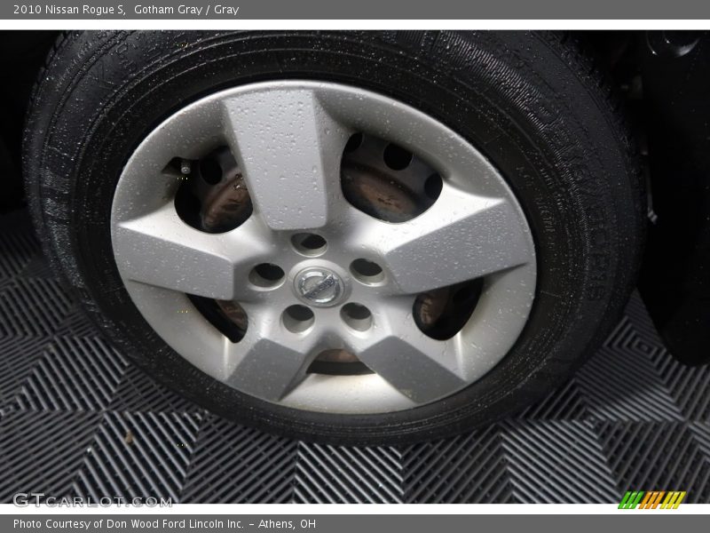 Gotham Gray / Gray 2010 Nissan Rogue S
