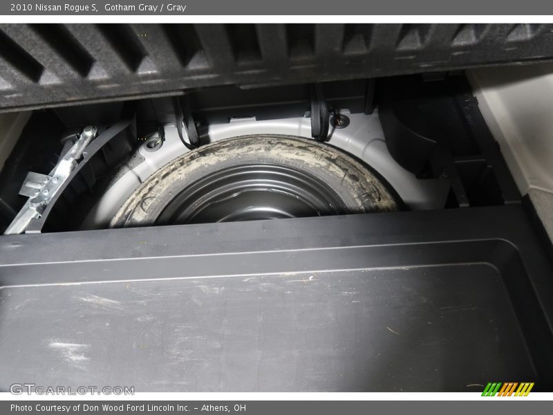 Gotham Gray / Gray 2010 Nissan Rogue S