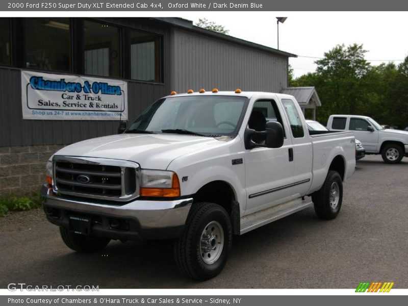 Oxford White / Dark Denim Blue 2000 Ford F250 Super Duty XLT Extended Cab 4x4