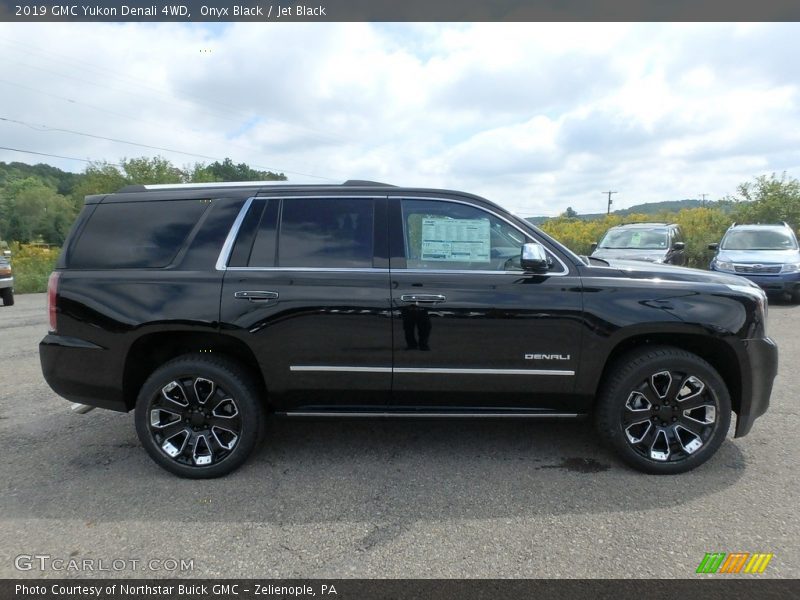 Onyx Black / Jet Black 2019 GMC Yukon Denali 4WD