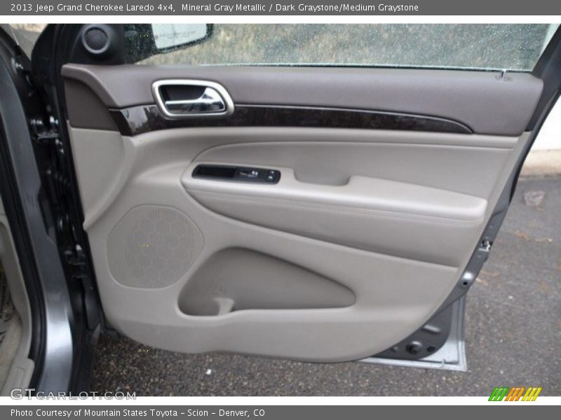 Mineral Gray Metallic / Dark Graystone/Medium Graystone 2013 Jeep Grand Cherokee Laredo 4x4