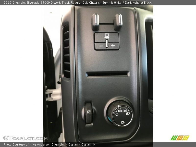 Controls of 2019 Silverado 3500HD Work Truck Regular Cab Chassis