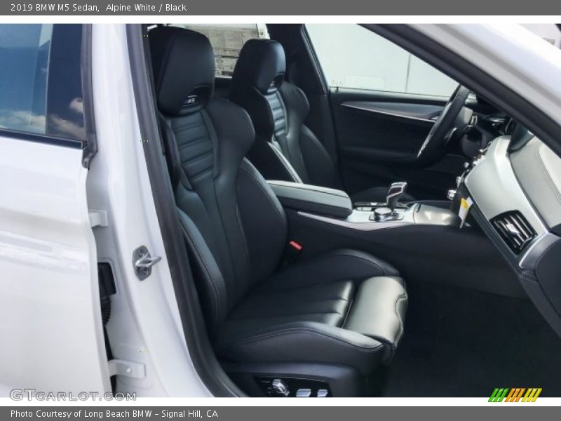 Alpine White / Black 2019 BMW M5 Sedan