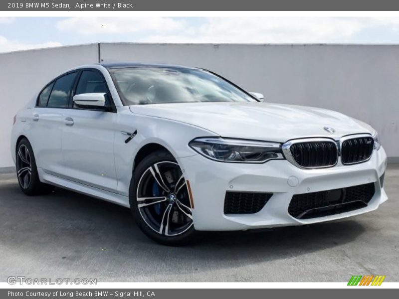 Front 3/4 View of 2019 M5 Sedan