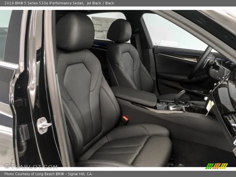 Jet Black / Black 2019 BMW 5 Series 530e iPerformance Sedan