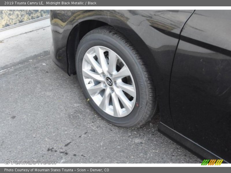 Midnight Black Metallic / Black 2019 Toyota Camry LE