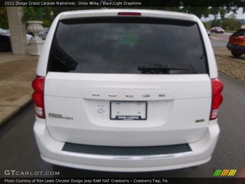 Stone White / Black/Light Graystone 2011 Dodge Grand Caravan Mainstreet