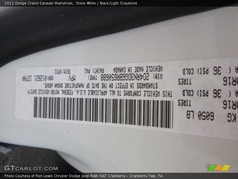 Stone White / Black/Light Graystone 2011 Dodge Grand Caravan Mainstreet