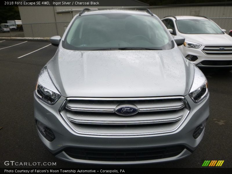 Ingot Silver / Charcoal Black 2018 Ford Escape SE 4WD