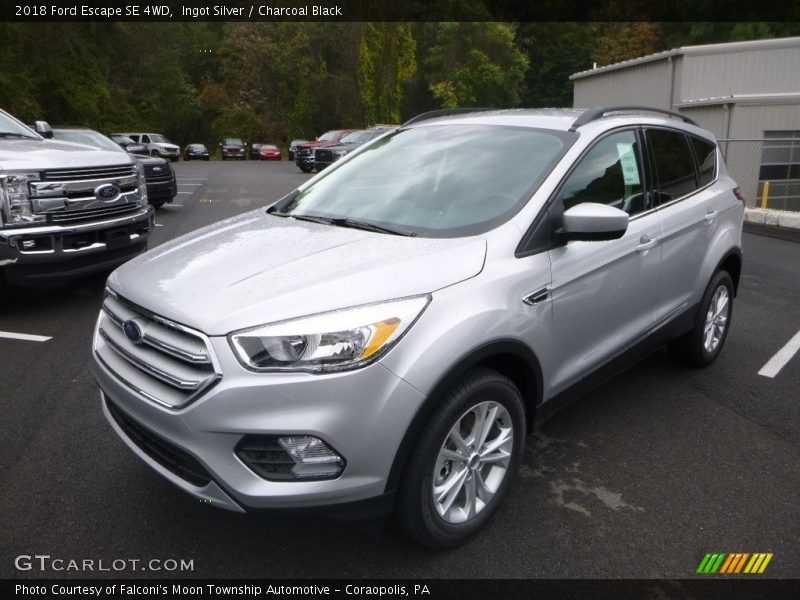Ingot Silver / Charcoal Black 2018 Ford Escape SE 4WD