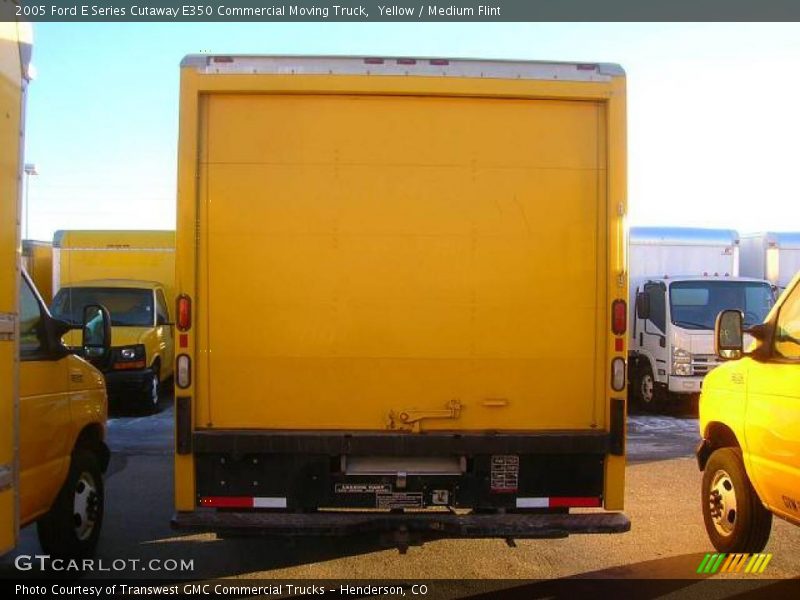 Yellow / Medium Flint 2005 Ford E Series Cutaway E350 Commercial Moving Truck
