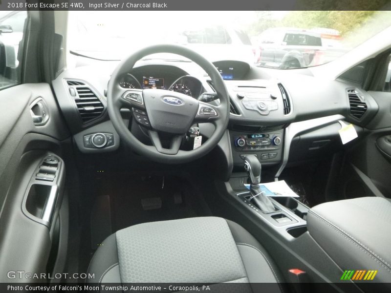 Ingot Silver / Charcoal Black 2018 Ford Escape SE 4WD