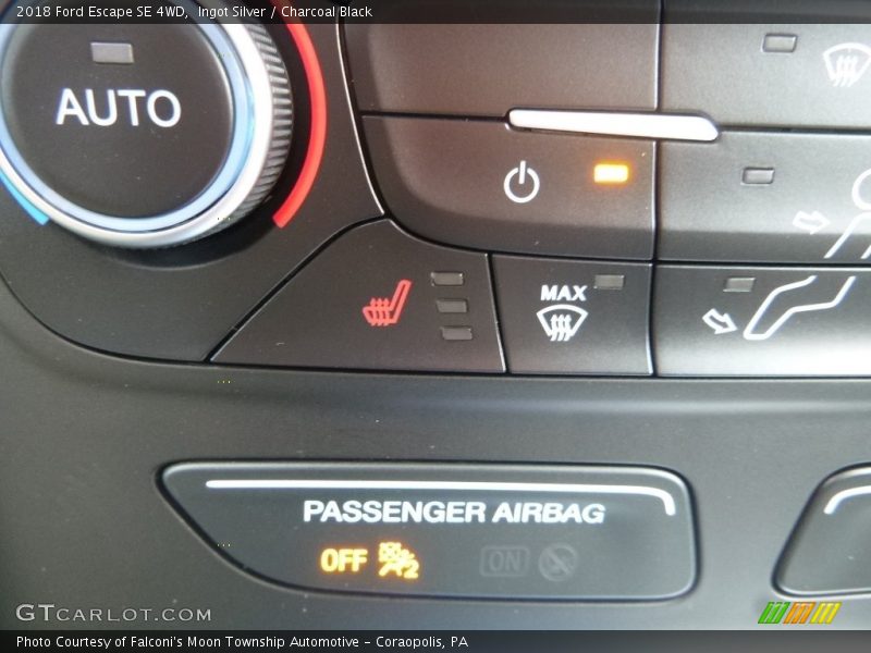 Ingot Silver / Charcoal Black 2018 Ford Escape SE 4WD