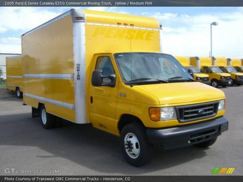Yellow / Medium Flint 2005 Ford E Series Cutaway E350 Commercial Moving Truck