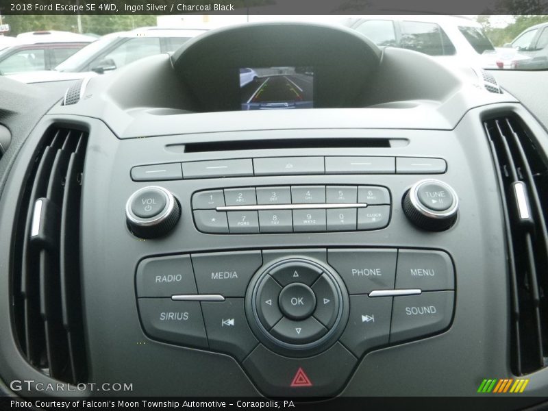 Ingot Silver / Charcoal Black 2018 Ford Escape SE 4WD