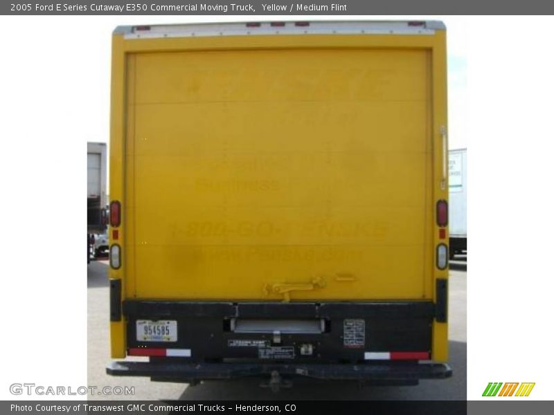 Yellow / Medium Flint 2005 Ford E Series Cutaway E350 Commercial Moving Truck