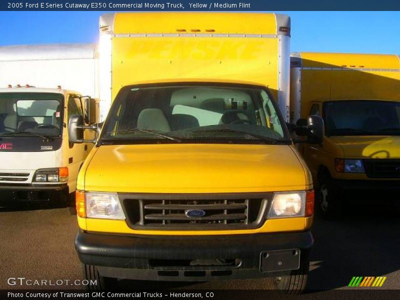 Yellow / Medium Flint 2005 Ford E Series Cutaway E350 Commercial Moving Truck