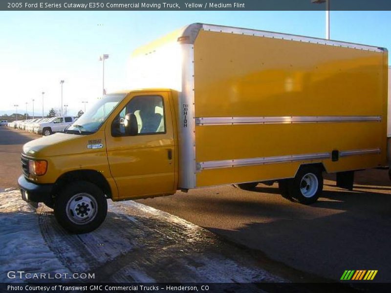 Yellow / Medium Flint 2005 Ford E Series Cutaway E350 Commercial Moving Truck