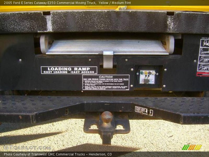 Yellow / Medium Flint 2005 Ford E Series Cutaway E350 Commercial Moving Truck