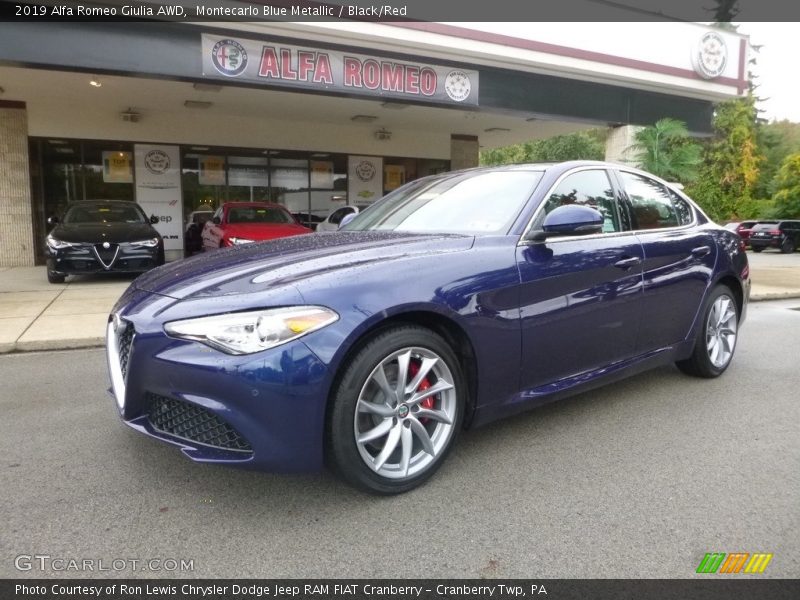 Front 3/4 View of 2019 Giulia AWD