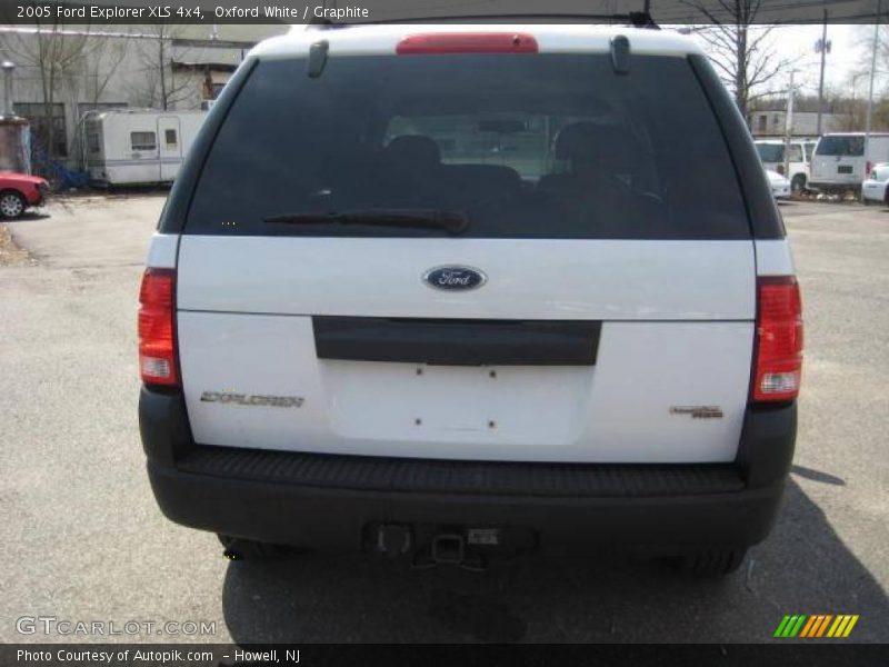 Oxford White / Graphite 2005 Ford Explorer XLS 4x4