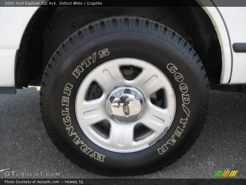 Oxford White / Graphite 2005 Ford Explorer XLS 4x4