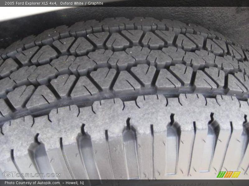 Oxford White / Graphite 2005 Ford Explorer XLS 4x4