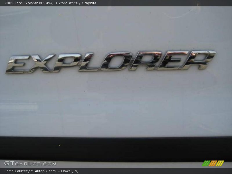 Oxford White / Graphite 2005 Ford Explorer XLS 4x4
