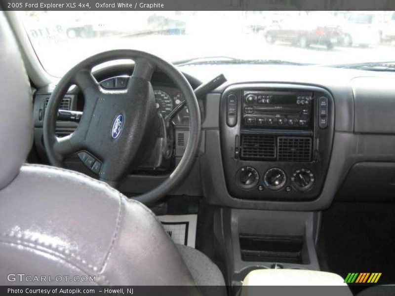 Oxford White / Graphite 2005 Ford Explorer XLS 4x4