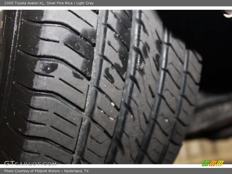 Silver Pine Mica / Light Gray 2006 Toyota Avalon XL