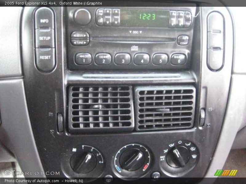 Oxford White / Graphite 2005 Ford Explorer XLS 4x4