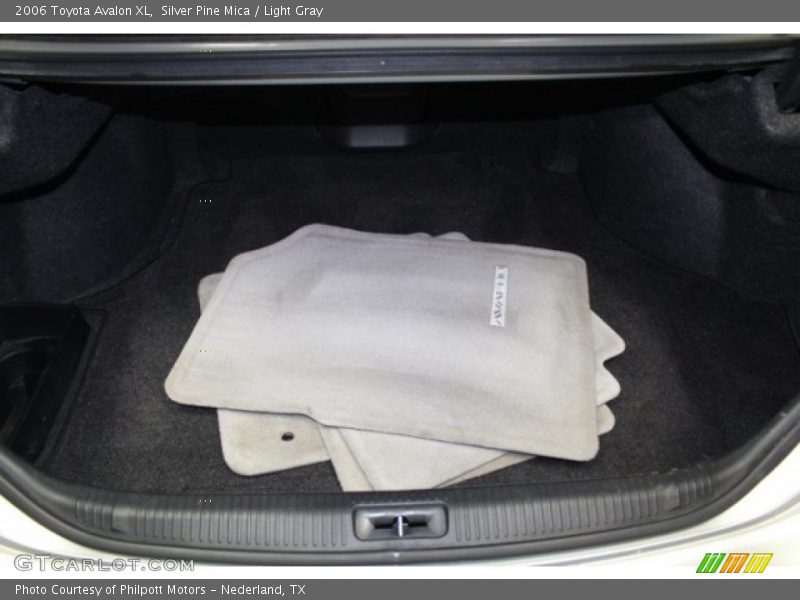 Silver Pine Mica / Light Gray 2006 Toyota Avalon XL