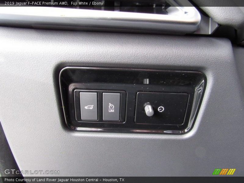 Fuji White / Ebony 2019 Jaguar F-PACE Premium AWD