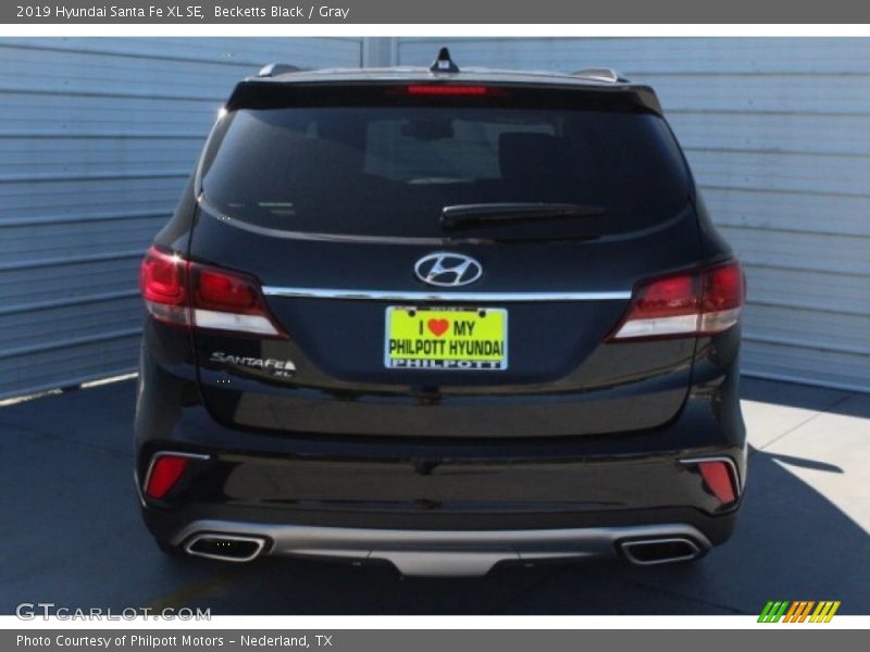 Becketts Black / Gray 2019 Hyundai Santa Fe XL SE