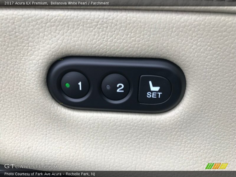 Bellanova White Pearl / Parchment 2017 Acura ILX Premium