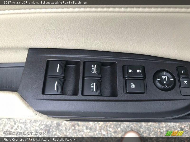 Bellanova White Pearl / Parchment 2017 Acura ILX Premium